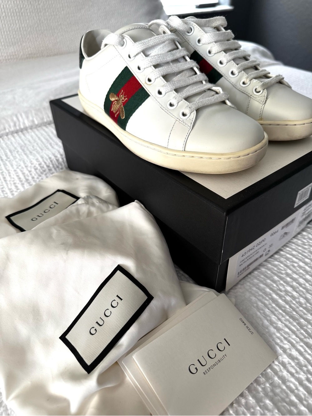 Authentic Gucci White Sneakers with Box Dust Bags and Cards - Picture 4 of 8